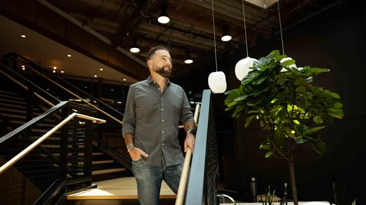 El empresario encontró una oportunidad única para forjar su imperio.