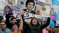 a la caza de dolares: ¿que alternativas tiene el gobierno de milei para conseguir financiamiento?