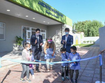 Juan Andreotti y Nicolás Trotta inauguraron el nuevo Jardín Nº 902 que se construyó con fondos municipales.
