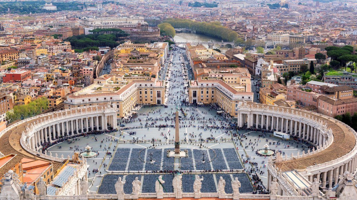 El Vaticano busca trabajadores: cómo postularse desde Argentina