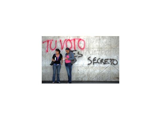 Un graffitti en Caracas en alusión a las próximas elecciones.