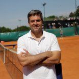 Con Agustín Calleri como presidente de la Asociación Argentina de Tenis, la actividad tuvo un crecimiento notable y se logró dejar de ser Davis-dependiente financieramente. Con Agustín Calleri como presidente de la Asociación Argentina de Tenis, la actividad tuvo un crecimiento notable y se logró dejar de ser Davis-dependiente financieramente.