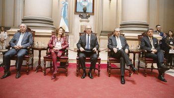 Año judicial. Juan Carlos Maqueda, el más veterano de los jueces de la Corte sentado junto al presidente del máximo tribunal, Carlos Rosenkrantz.