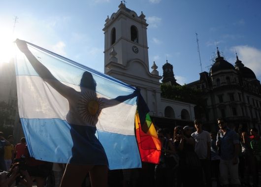 El orgullo gay copó el Microcentro porteño (foto 1)