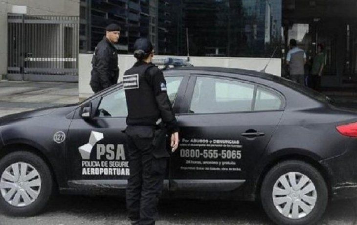 allanamientos y detenciones por falsificacion de licencias y entradas