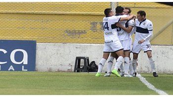 Gimnasia logró su primera victoria en la Superliga.
