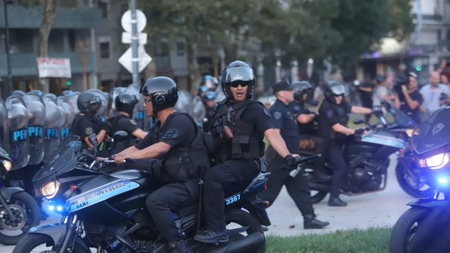 Policía Federal Represión Congreso.jpeg