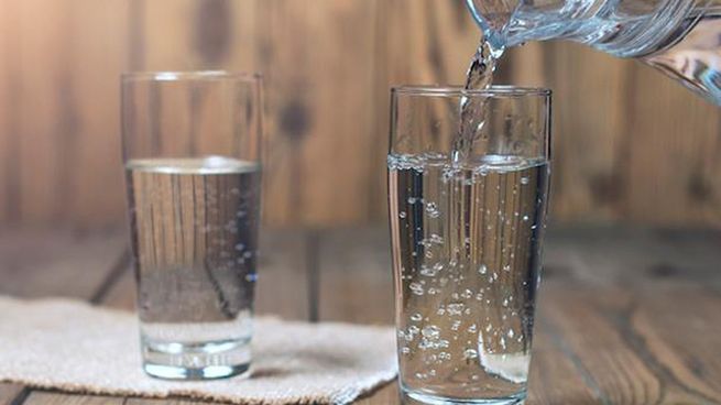 vaso-de-agua-burbujas.jpg