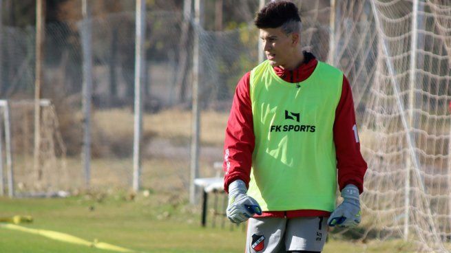 El arquero uruguayo Sebastián Sosa, protagonista de una gran polémica en el fútbol argentino. Se marchó de Vélez luego de quedar imputado por abuso sexual a una joven en Tucumán y, dos meses después y con la causa judicial en ciernes, jugará en la Primera Nacional con Deportivo Maipú, de Mendoza.&nbsp;