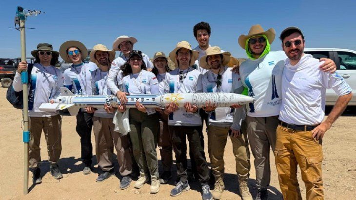 El equipo del ITBA que diseñó el cohete. El equipo del ITBA que diseñó el cohete.