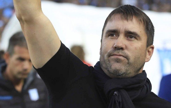 Chacho Coudet es el actual entrenador del Alavés de España. Chacho Coudet es el actual entrenador del Alavés de España.