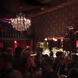 Franks ofrece una experiencia digna de película con una ambientación a los años 20. Franks ofrece una experiencia digna de película con una ambientación a los años 20.