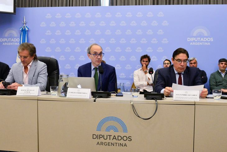 Carlos Torrendell, secretario de Educaci&oacute;n, y Alejandro &Aacute;lvarez, subsecretario de Pol&iacute;ticas Universitarias.