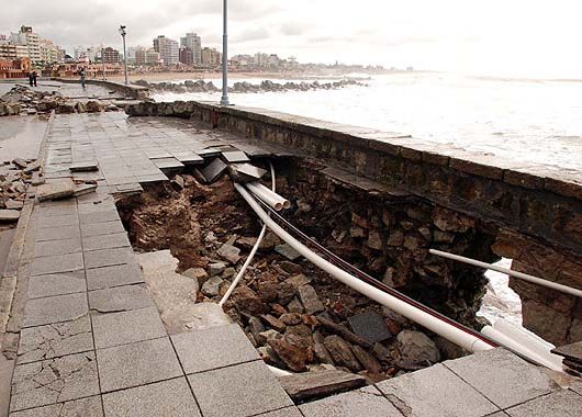 Personal de la Municipalidad comenzó a reparar a las zonas afectadas por el temporal