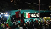 La Selección Mexicana fue recibida en Guadalajara con mariachis y fuegos de artificio.
