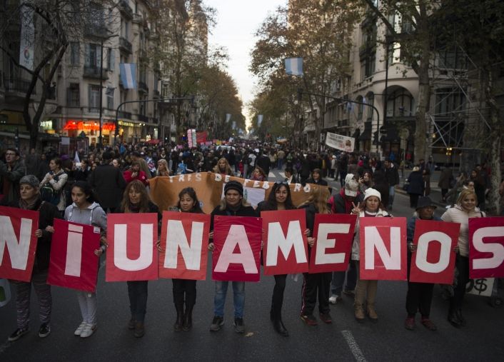 Multitudinaria marcha para volver a exigir Ni una menos (foto 4)