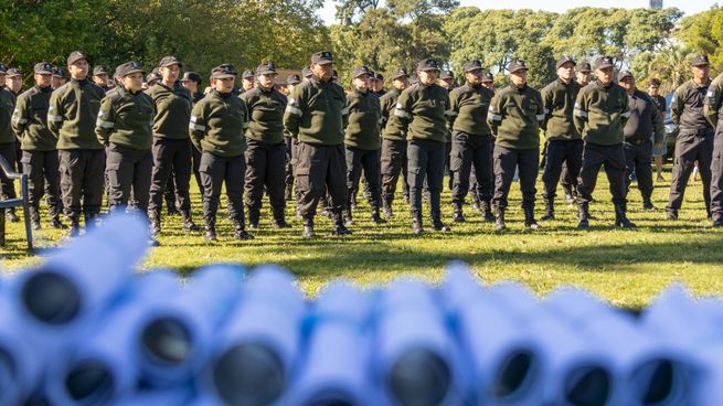 Con estos nuevos egresos, el sistema de seguridad de San Isidro cuenta con 300 oficiales de seguridad y 145 oficiales de monitoreo, 130 patrullas y un soporte tecnológico de 2.646 cámaras de videovigilancia.