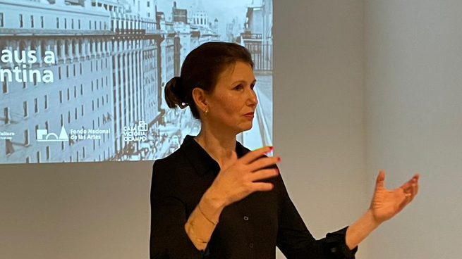 La cineasta alemana Anne Berrini durante la presentación de su peícula en la Casa de Victoria Ocampo