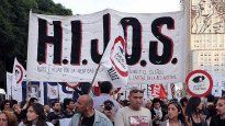 La agrupación de Derechos Humanos HIJOS denunció el ataque.