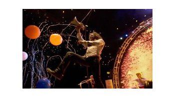 Wayne Coyne y su carisma.