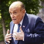 Rudolph Giuliani está internado en estado crítico. Rudolph Giuliani está internado en estado crítico.