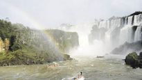 destinos. Uno de los lugares más elegidos por los turistas para el fin de semana largo son las Cataratas de Iguazú, con un 90% de reservas.