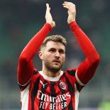 El futuro de Santiago Giménez estaría fuera de la Serie A para la próxima temporada. El delantero se marcharía a la Premier League. El futuro de Santiago Giménez estaría fuera de la Serie A para la próxima temporada. El delantero se marcharía a la Premier League.