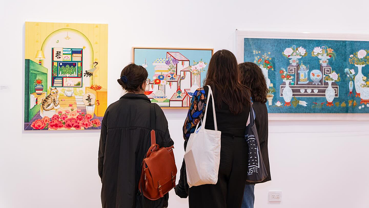 The new exhibition reflects the beauty of Korean popular art minhwa, inviting visitors to a sensory journey that connects the wisdom of books with the vivacity of visual art The new exhibition reflects the beauty of Korean popular art minhwa, inviting visitors to a sensory journey that connects the wisdom of books with the vivacity of visual art