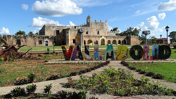 Parroquia de San Bernardino de Siena, Sisal, Valladolid, Yucatán. Parroquia de San Bernardino de Siena, Sisal, Valladolid, Yucatán.