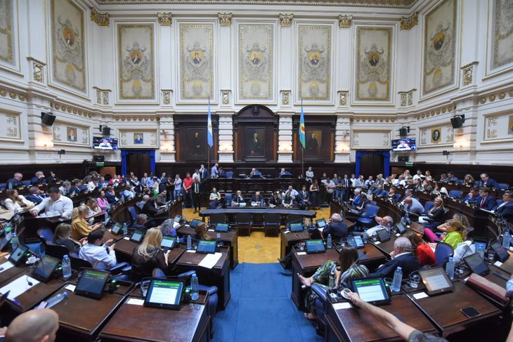 Tras varios idas y vueltas, la Legislatura bonaerense aprobó el proyecto de Kicillof. Tras varios idas y vueltas, la Legislatura bonaerense aprobó el proyecto de Kicillof.