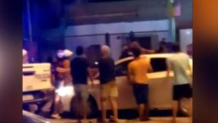 A las trompadas en Ensenada por no usar barbijo.