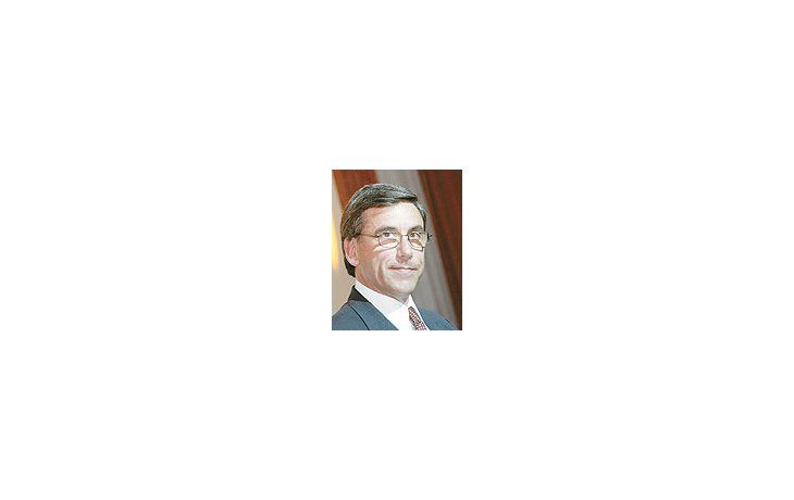 ámbito.com | Alex Botan,CEO de GEArgentina:«Estamoslanzando GEMoney, paradar créditosa sectoresmedios ybajos». Laempresa esfilial de ungigante quefactura u$s152.000millones alaño.