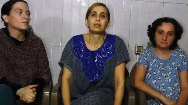 El grupo terrorista publicó un video en el que se ve a las tres mujeres secuestradas.