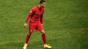 Cristiano Ronaldo marcó su gol N° 100 con Portugal en el triunfo sobre Suecia en la Liga de las Naciones.