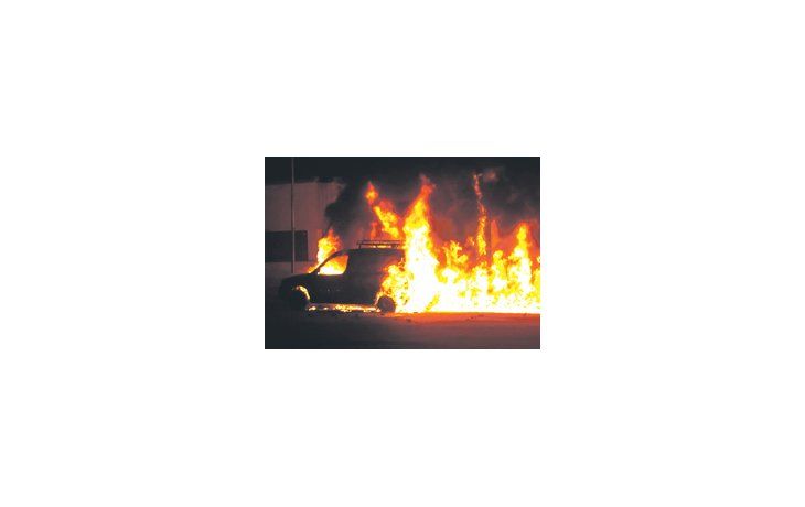 Los disturbios en Jachal derivaron en la quema de la municipalidad, la comisaría y una camioneta.