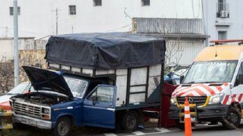 de no creer: murio arrollado por su propio vehiculo mientras lo arreglaba en constitucion