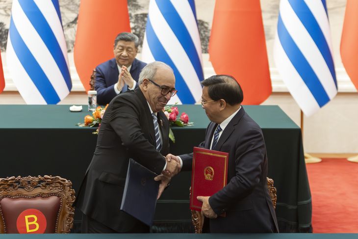 Fratti selló dos acuerdos estratégicos para Uruguay en China. Fratti selló dos acuerdos estratégicos para Uruguay en China.