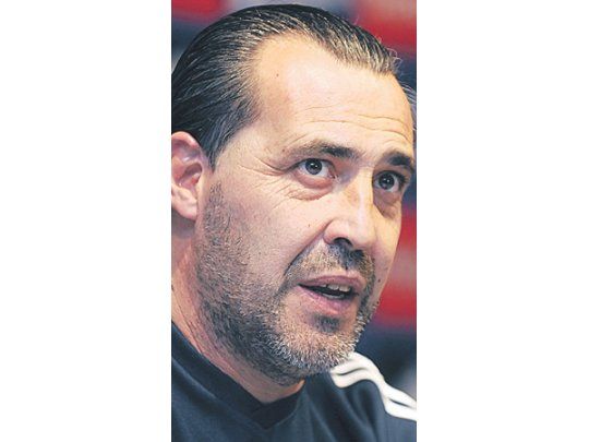 “No juega por el clamor popular”
