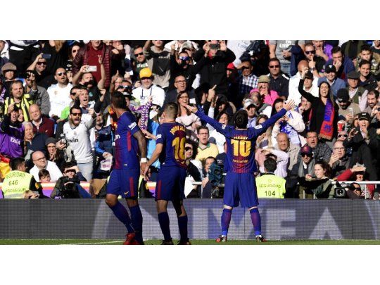 El Barcelona derrotó al Real Madrid y complicó más sus chances en la Liga