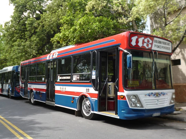 31 líneas de colectivos que recorren el territorio de la Ciudad de Buenos Aires se ven afectadas por la medida de Nación. 31 líneas de colectivos que recorren el territorio de la Ciudad de Buenos Aires se ven afectadas por la medida de Nación. 