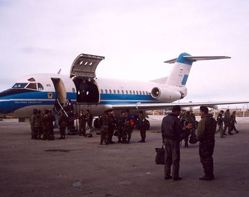 Carrera contra el tiempo: piden ayuda para salvar a un emblemático avión de Malvinas