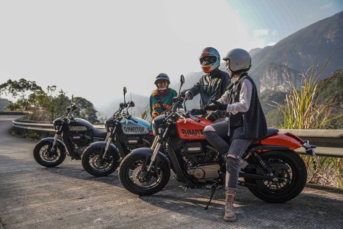 QJMotor SRV 300. Los scooters y cruisers de media cilindrada avanzaron en el mercado argentino, traccionados por la movilidad urbana, la facilidad de manejo y una oferta más amplia de modelos importados QJMotor SRV 300. Los scooters y cruisers de media cilindrada avanzaron en el mercado argentino, traccionados por la movilidad urbana, la facilidad de manejo y una oferta más amplia de modelos importados