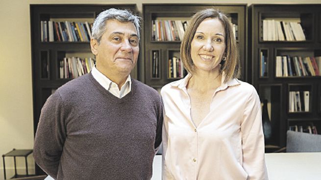 amores que conectan. Daniel Balmaceda y Diana Arias, al frente de la serie de Camuzzi que se verá desde hoy online.
