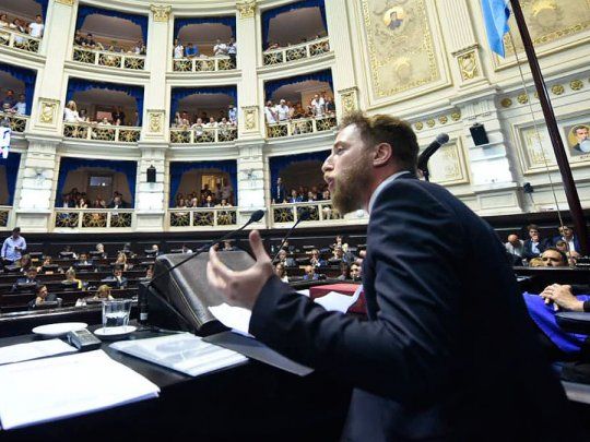 Los diputados y los senadores presionan para ser parte de la sesión del próximo jueves en la Provincia.