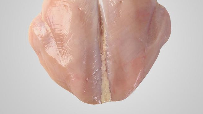 El increíble truco para limpiar una pechuga de pollo en segundos.