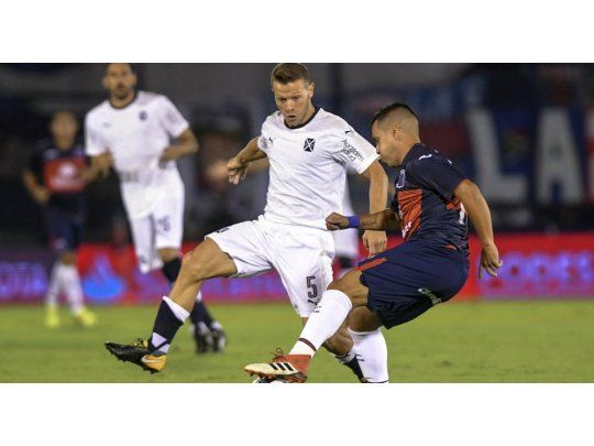 Independiente dio un paso en falso en Victoria.