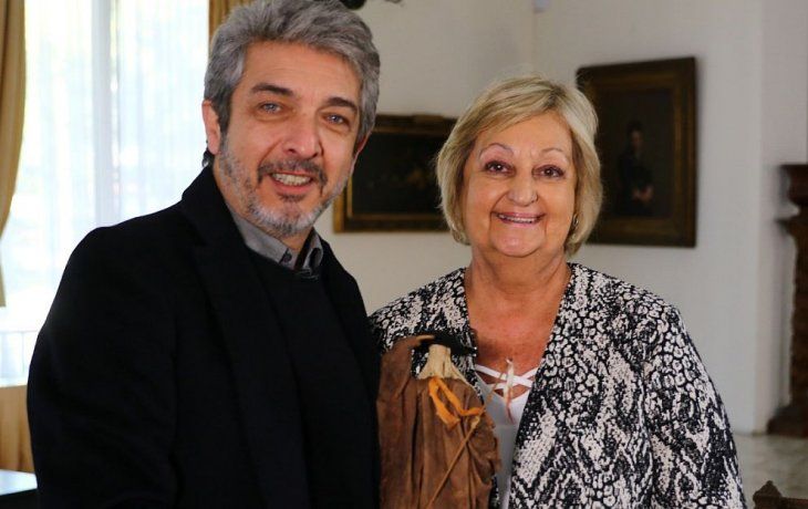 Ricardo Darín junto a la ministra de Turismo de Uruguay,&nbsp;Liliam Kechichian.