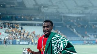 El Ministerio de Deportes saudí y la embajada de Arabia Saudita en Países Bajos están trabajando para conseguirle la documentación necesaria a Saud Abdulhamid para sumarse a la concentración de su selección. El Ministerio de Deportes saudí y la embajada de Arabia Saudita en Países Bajos están trabajando para conseguirle la documentación necesaria a Saud Abdulhamid para sumarse a la concentración de su selección.