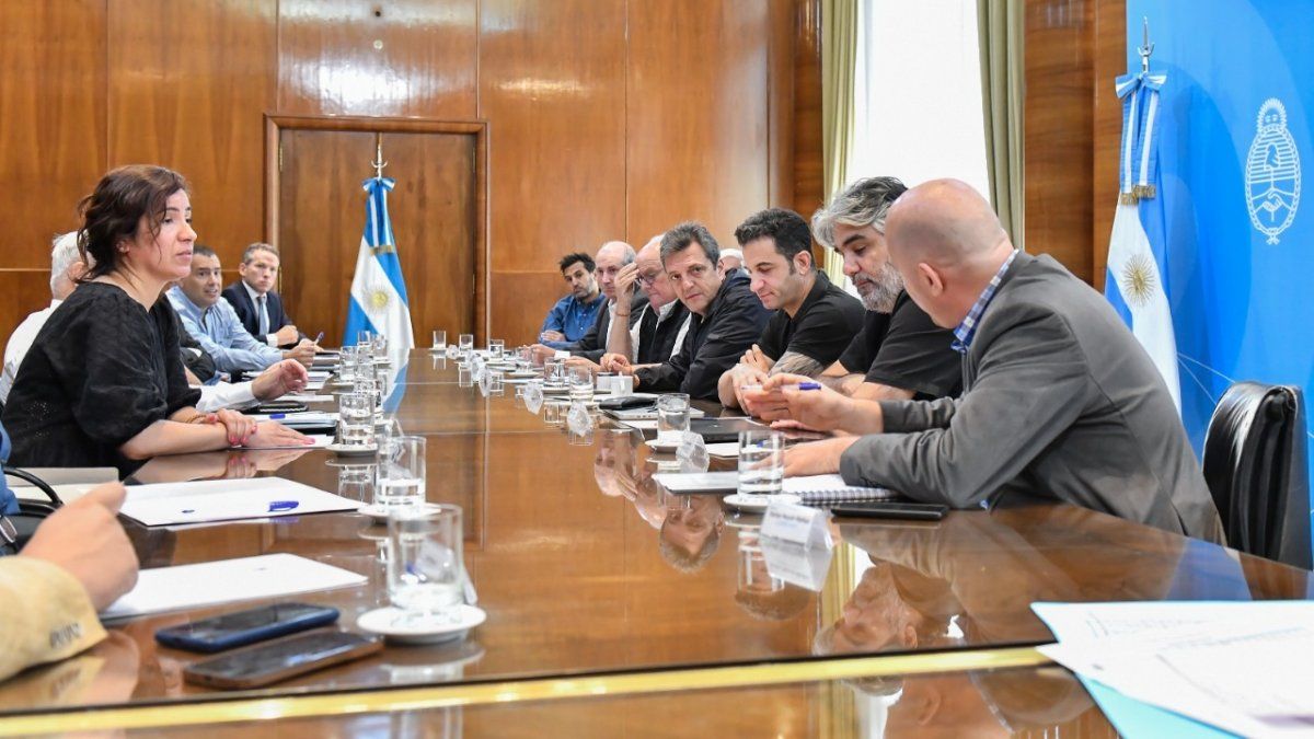 Massa met with shoe and metallurgical businessmen