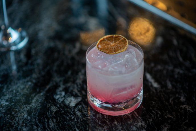Among its classics are the Moscow Mule, which mixes vodka, syrup, lemon and ginger ale, and the Bloody Mary, which includes vodka, tomato juice, spices and celery. Among its classics are the Moscow Mule, which mixes vodka, syrup, lemon and ginger ale, and the Bloody Mary, which includes vodka, tomato juice, spices and celery.